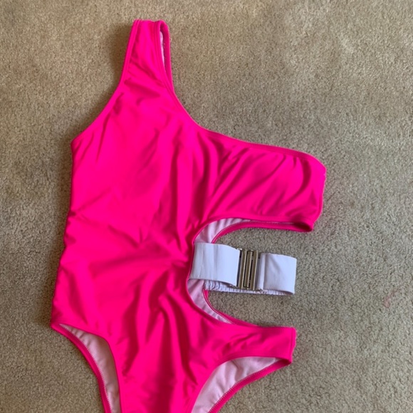 Women’s bathing suit - Picture 8 of 11